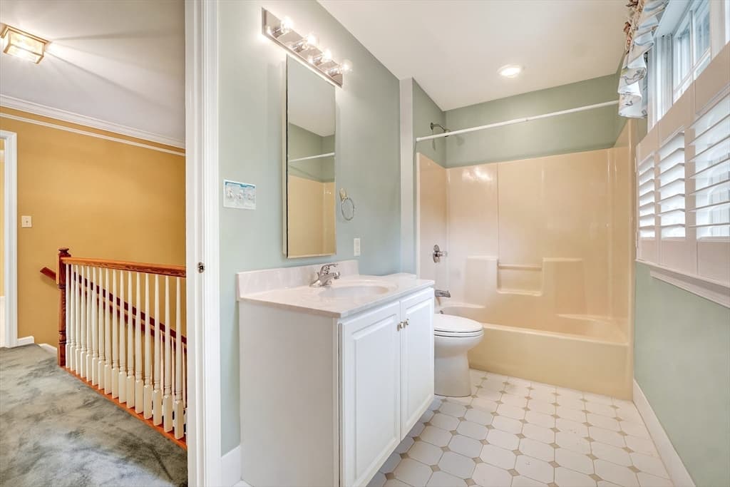 15 Hawthorne Lane # 15, Bedford MA 01730 photo 17