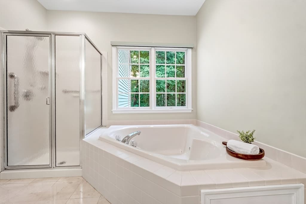 15 Hawthorne Lane # 15, Bedford MA 01730 photo 11