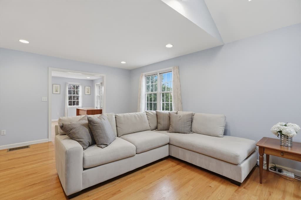 38 Trowbridge Lane, Shrewsbury MA 01545 photo 5