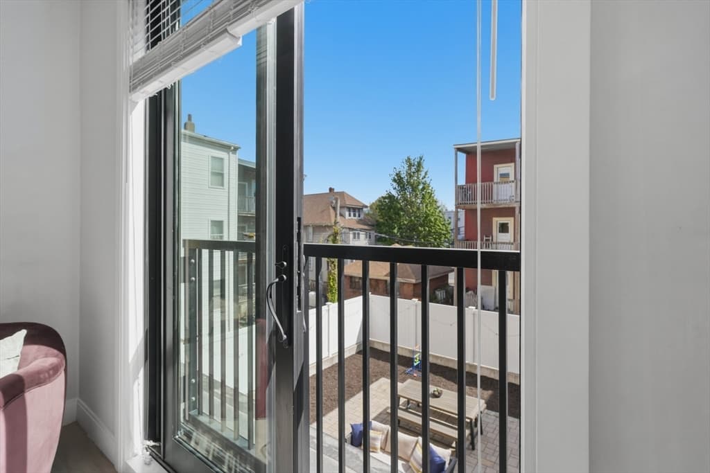 656 Saratoga # 214, Boston MA 02128 photo 9