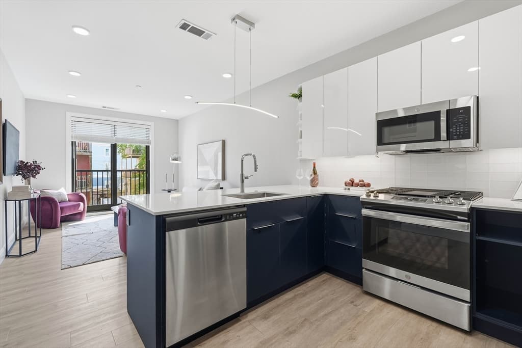 656 Saratoga # 214, Boston MA 02128 photo 4