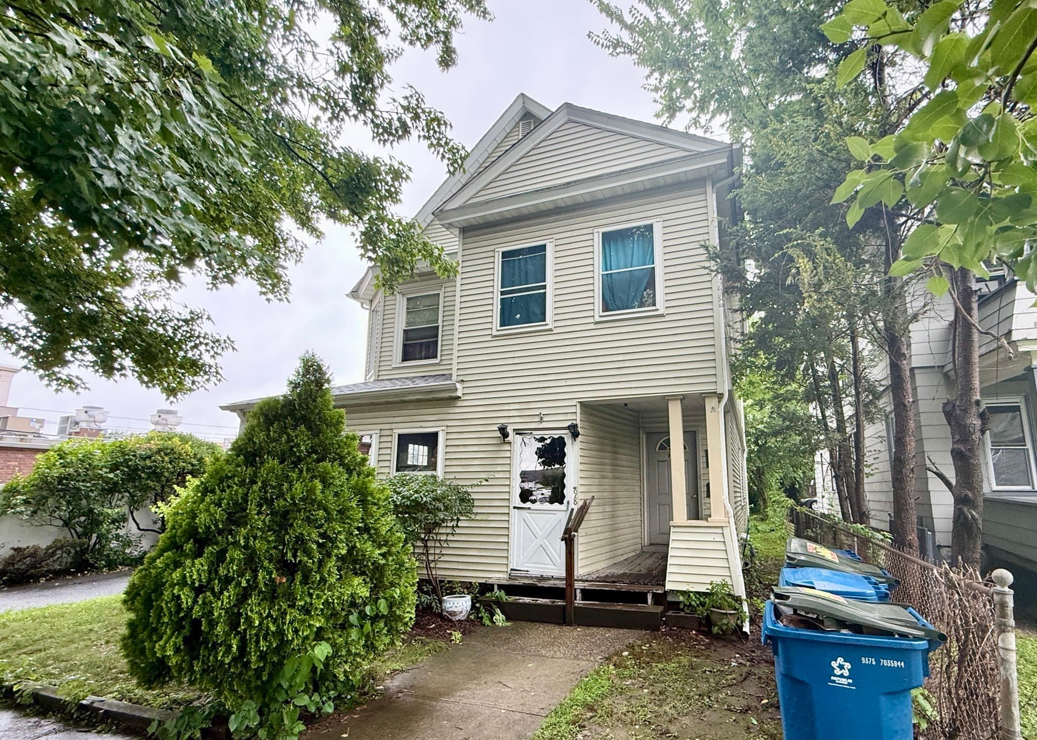 96 Fairview Ave, West Springfield MA 01089