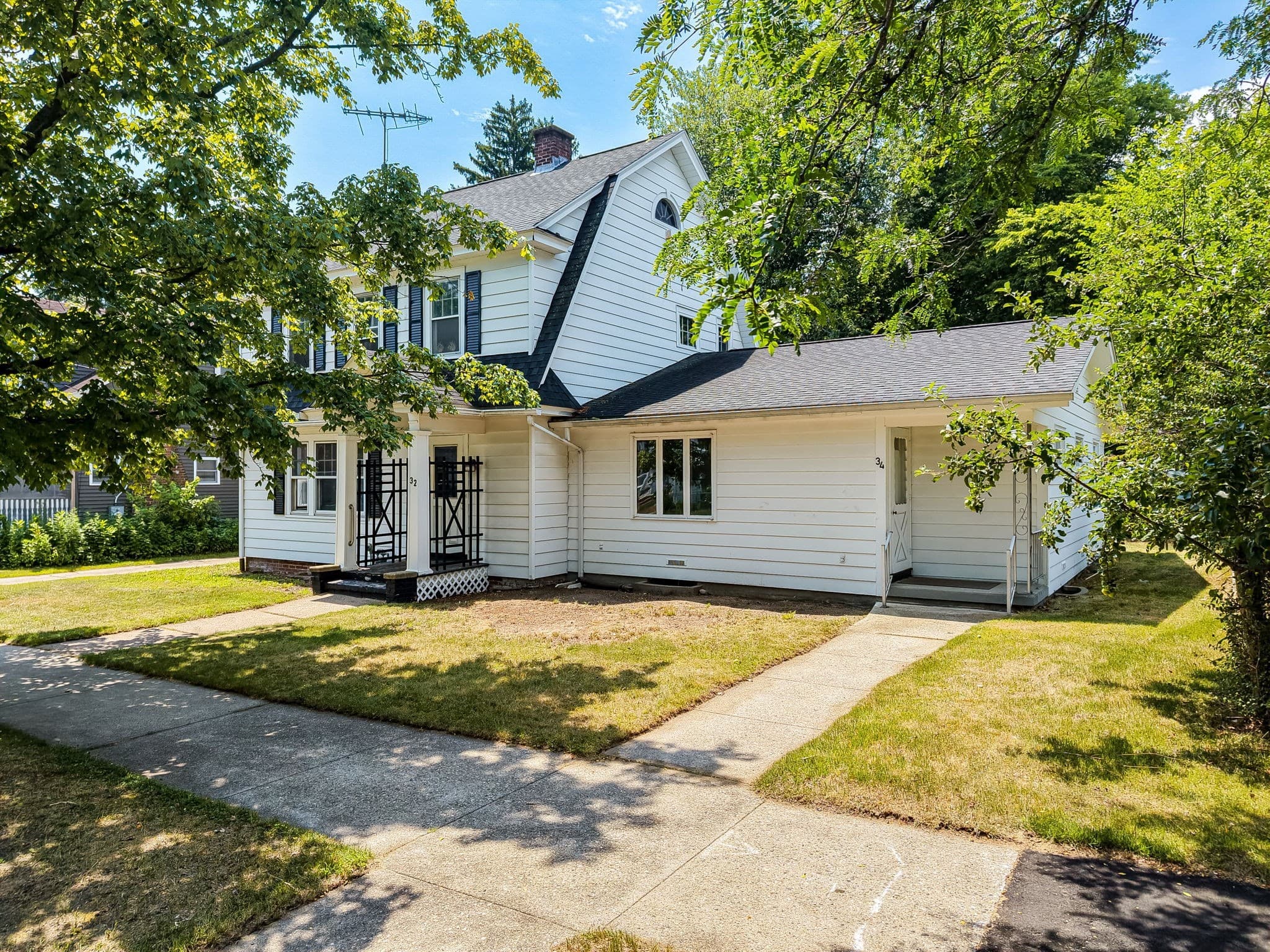 Single Family Residence at 32 Marsden St, Springfield MA 01109, Springfield, photo 2 of 41