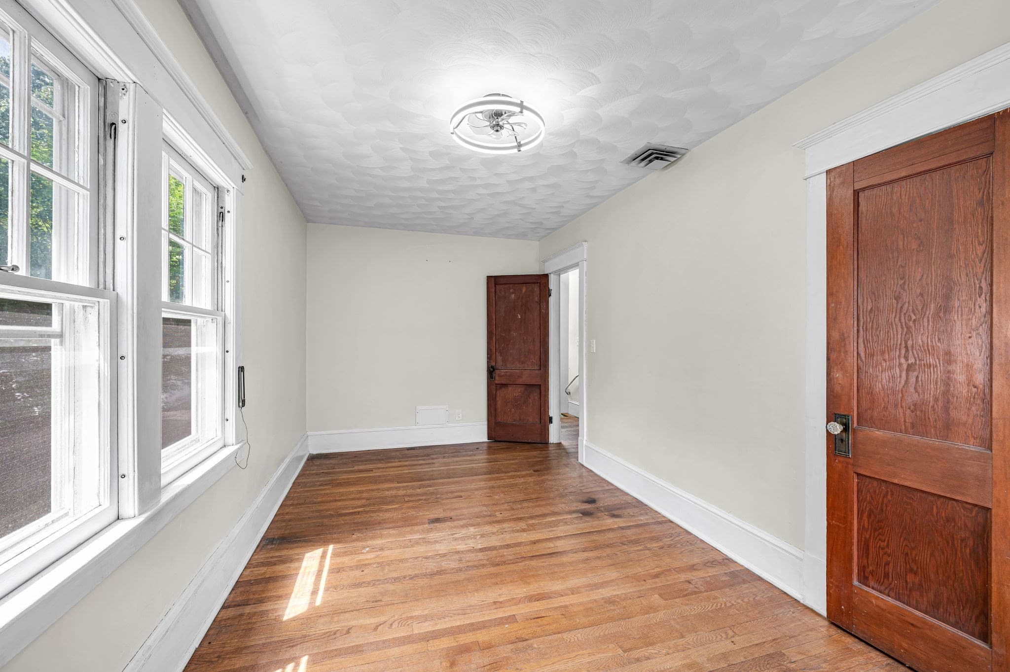 Single Family Residence at 32 Marsden St, Springfield MA 01109, Springfield, photo 17 of 41
