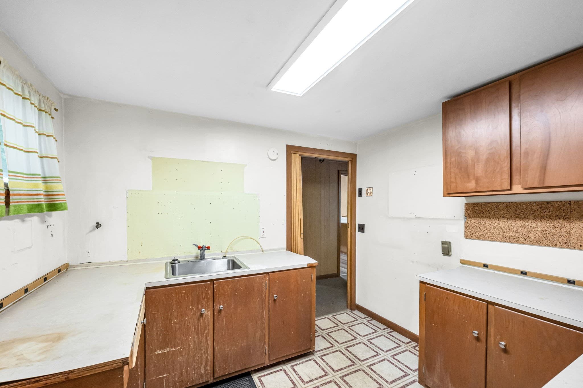 Single Family Residence at 32 Marsden St, Springfield MA 01109, Springfield, photo 36 of 41