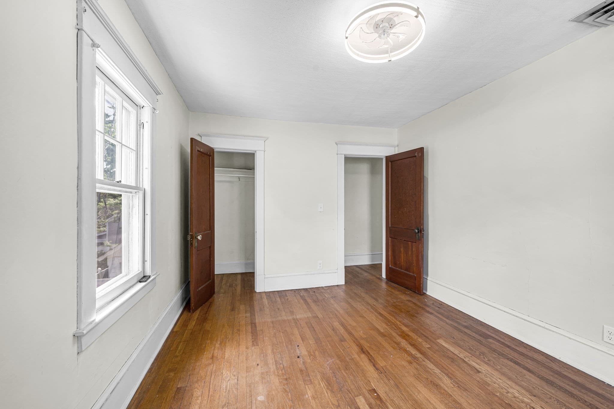 Single Family Residence at 32 Marsden St, Springfield MA 01109, Springfield, photo 15 of 41