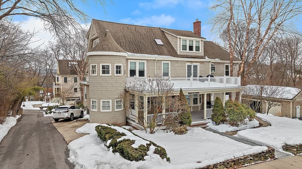 2-4 Chisholm Ln # 3, Boston MA 02131 photo 12