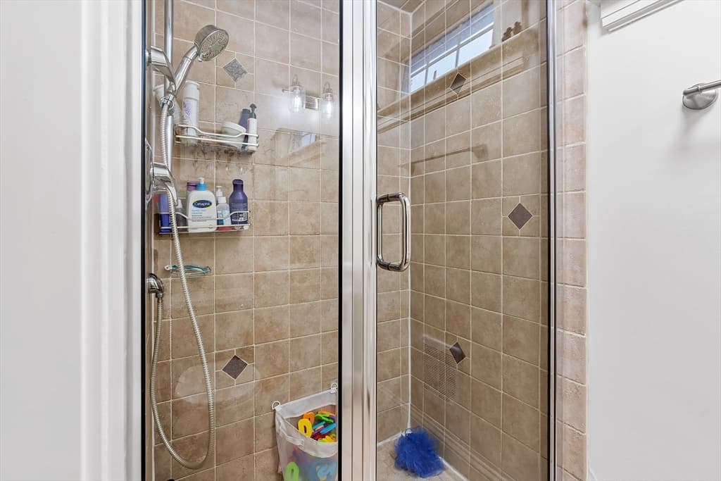 2-4 Chisholm Ln # 3, Boston MA 02131 photo 10