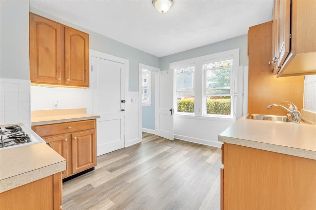 21 Bradwood St, Boston MA 02131 photo 13