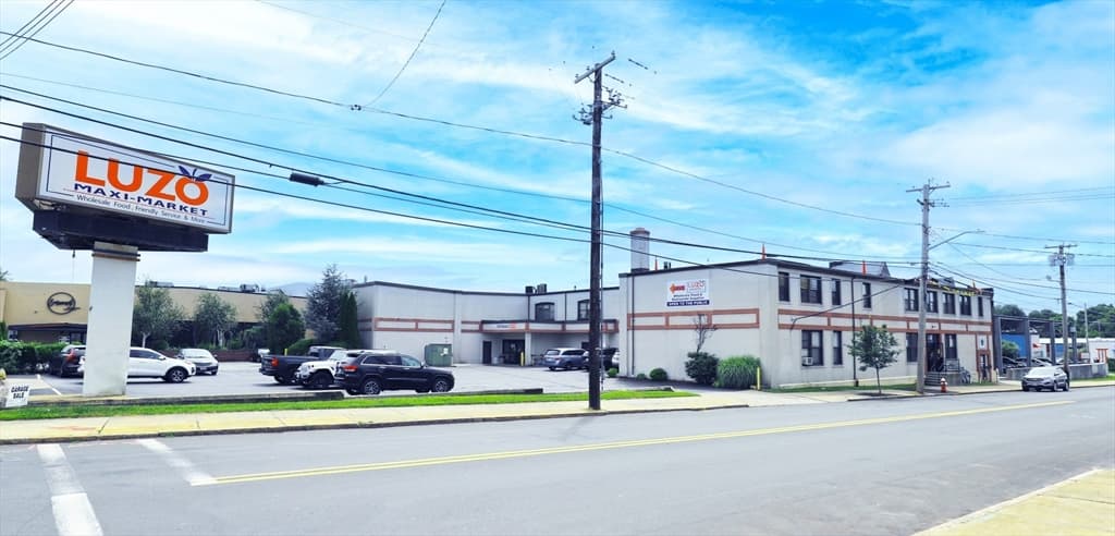 376 Nash Road, New Bedford MA 02740