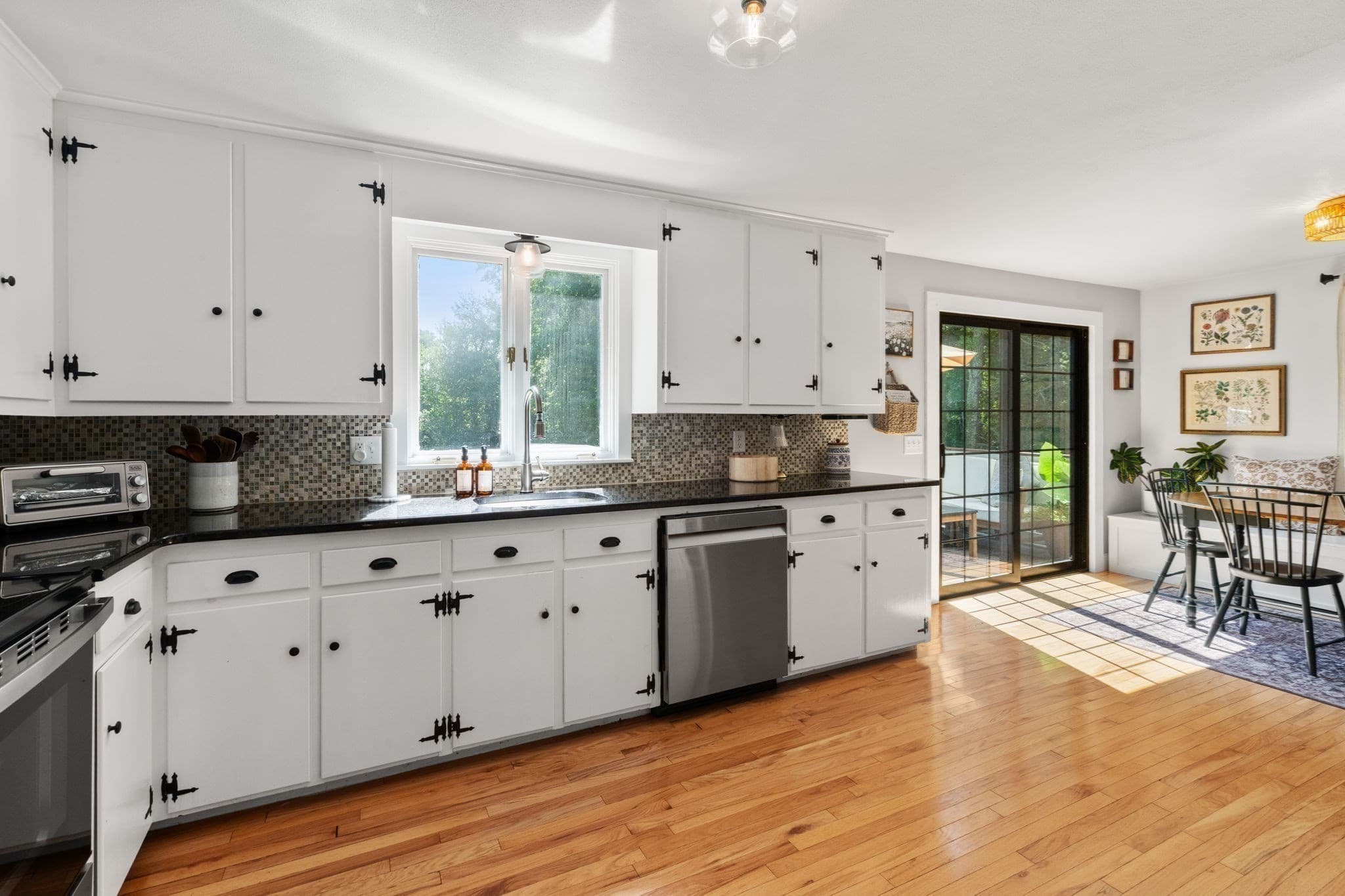 Single Family Residence at 23 Inland Rd, Marion MA 02738, Marion, photo 8 of 40