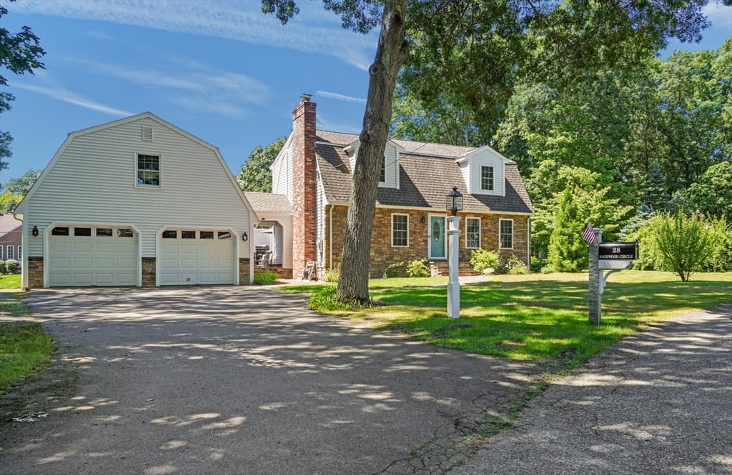 28 Sagewood Cir, Attleboro MA 02703 photo 2