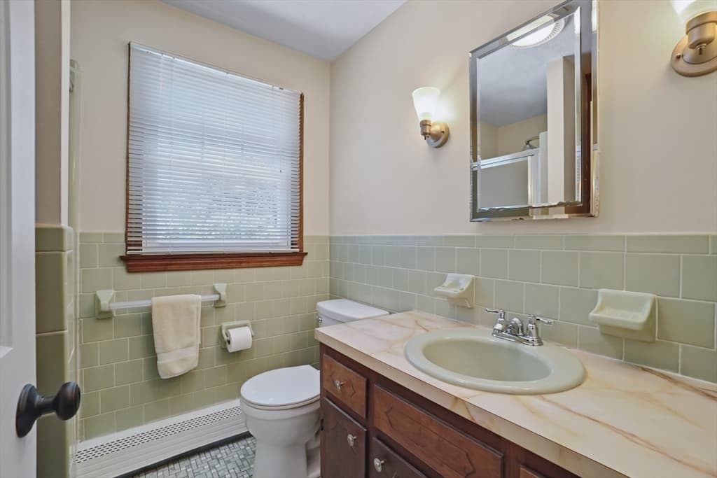 28 Sagewood Cir, Attleboro MA 02703 photo 24