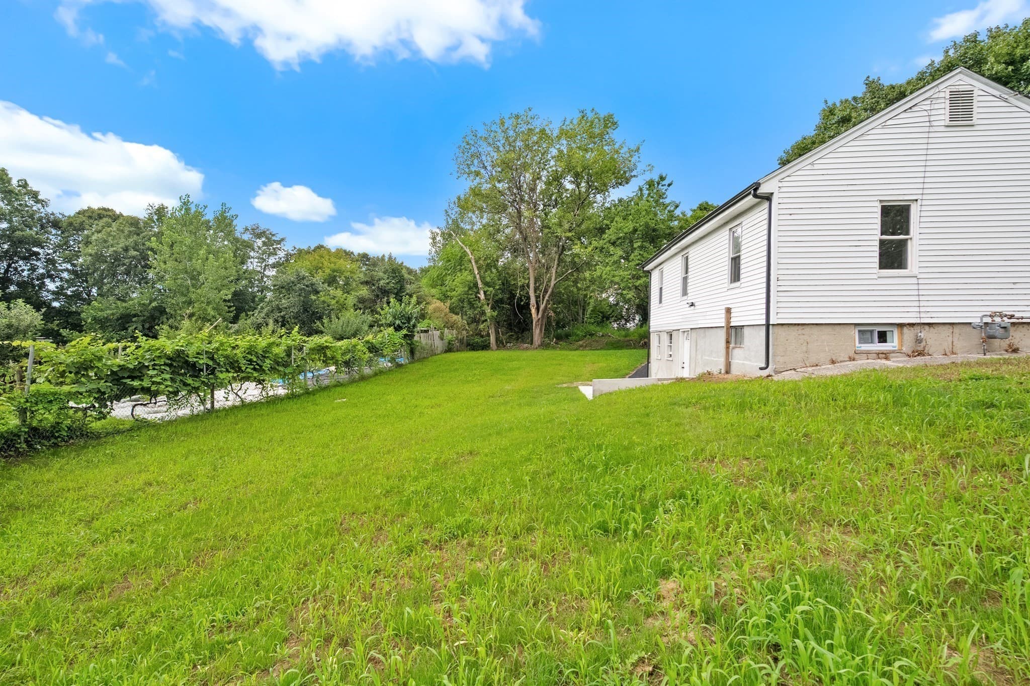 Single Family Residence at 90 W Carpenter St, Attleboro MA 02703, Attleboro, photo 24 of 27