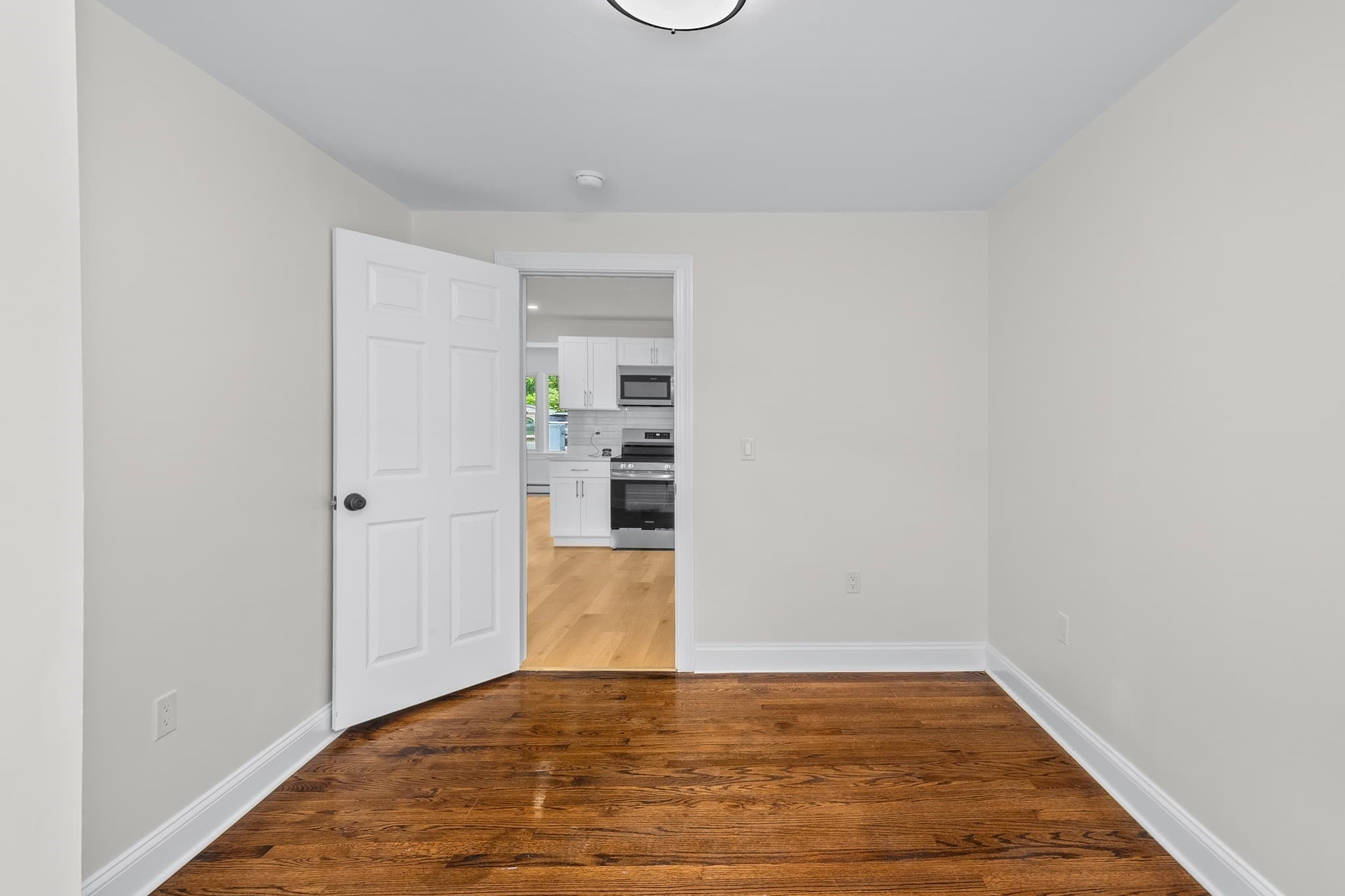 Single Family Residence at 90 W Carpenter St, Attleboro MA 02703, Attleboro, photo 8 of 27
