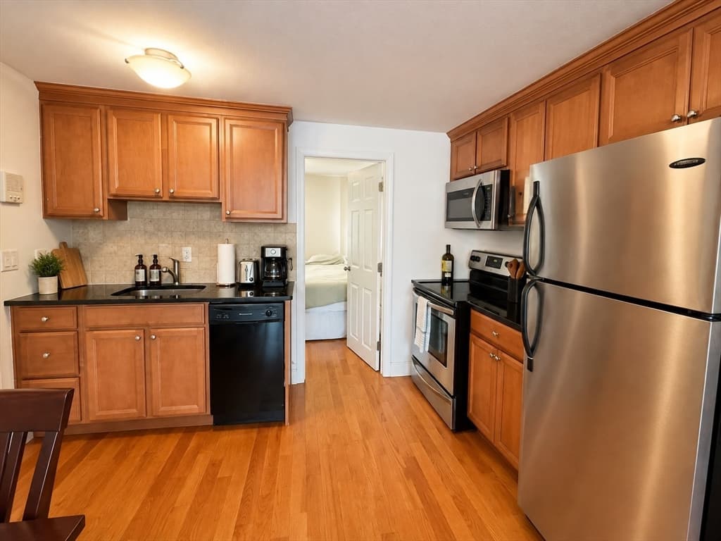 206 Endicott St # 3, Boston MA 02113 photo 4