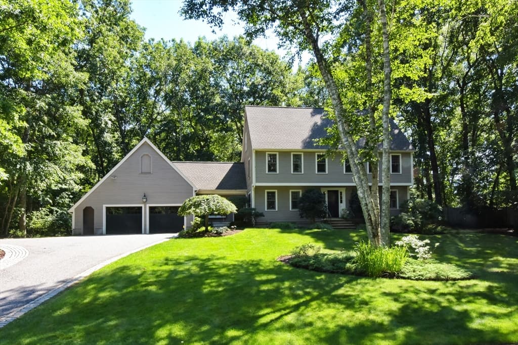 21 Foxwood Cove, Holliston MA 01746
