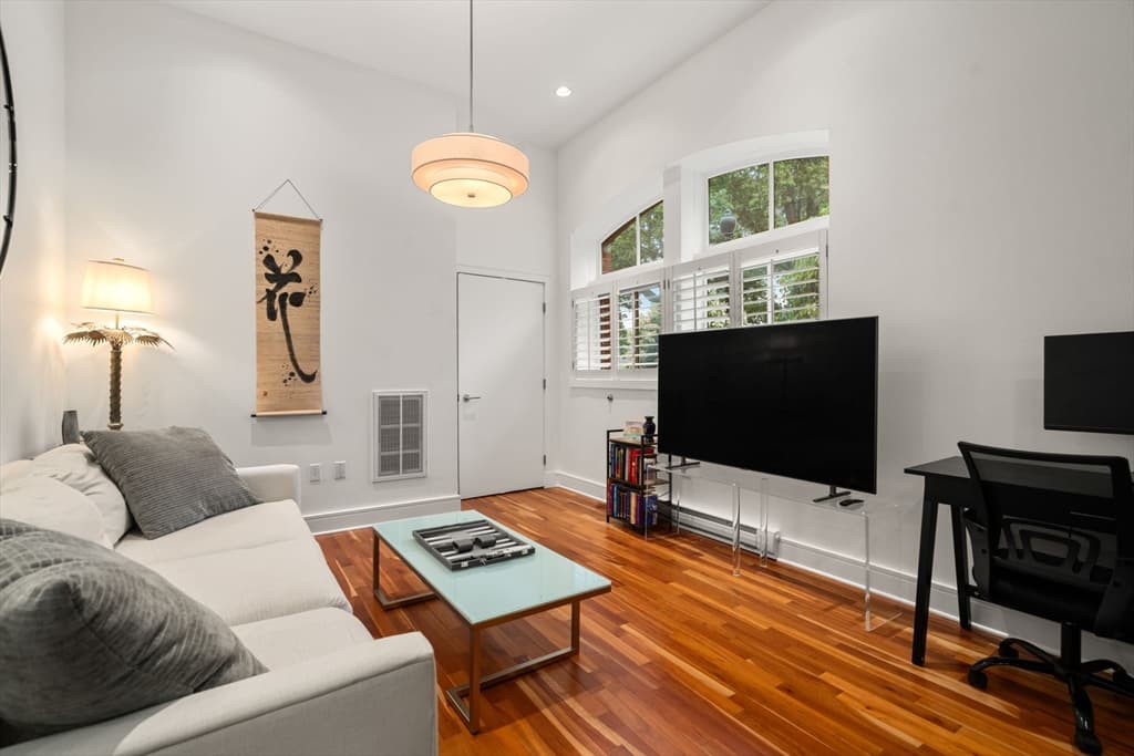 2430 Beacon St # 105, Boston MA 02467 photo 6