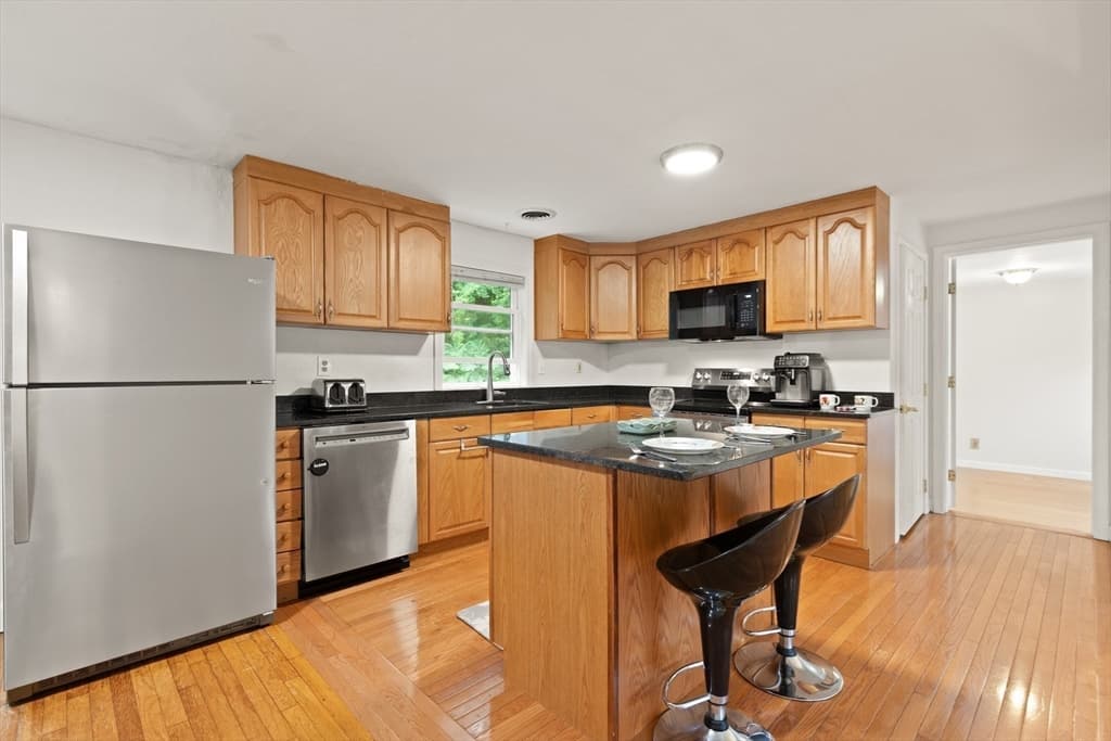 5 Gannett Ter, Sharon MA 02067 photo 3