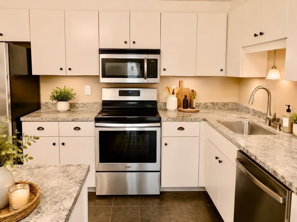 356 Neponset St # L, Canton MA 02021 photo 4