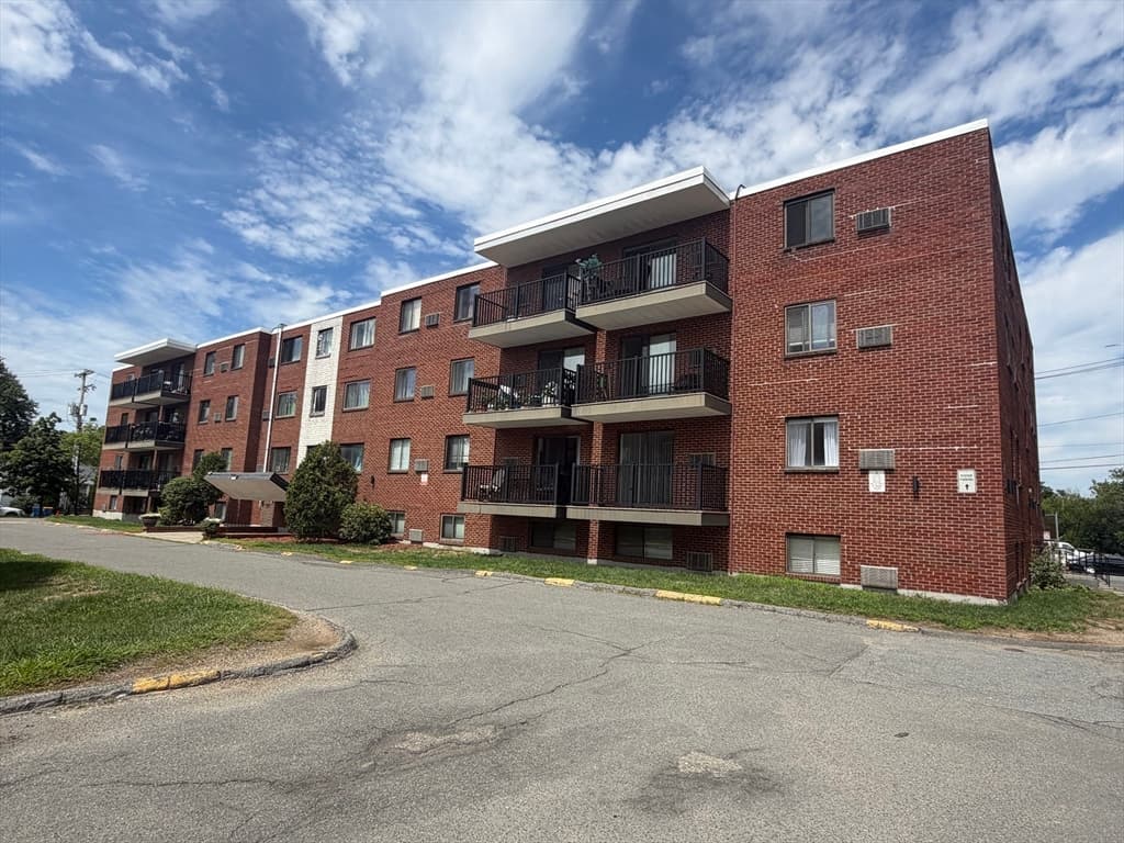 1000 Governor's Drive # 15, Winthrop MA 02152