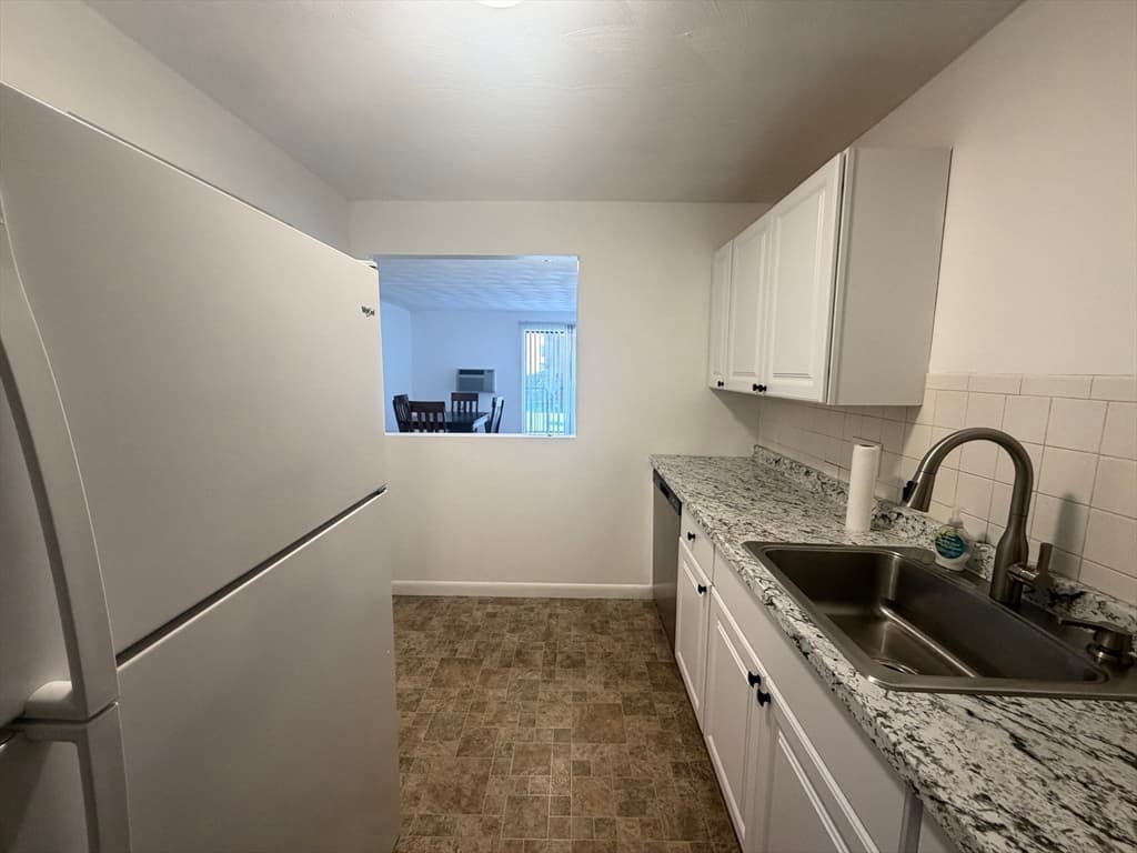 1000 Governor's Drive # 15, Winthrop MA 02152 photo 4