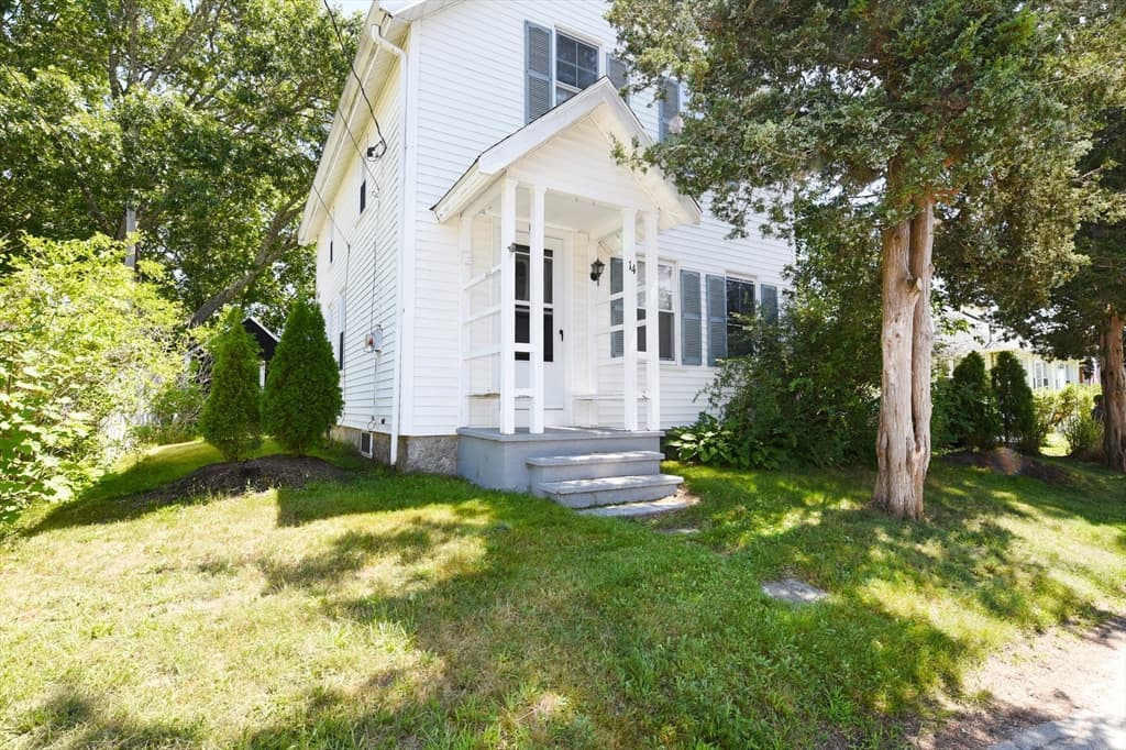14 Prospect St, Wareham MA 02532