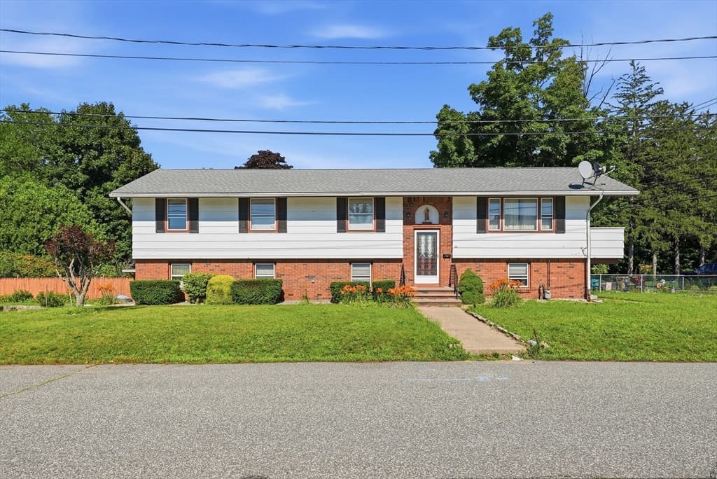619 East St, Ludlow MA 01056