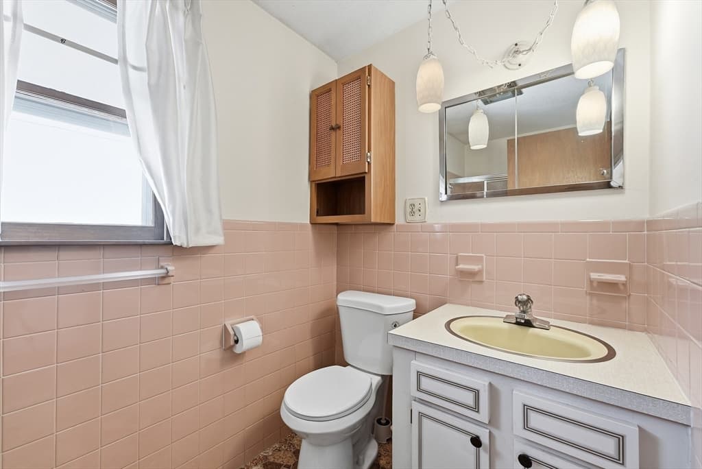 619 East St, Ludlow MA 01056 photo 15