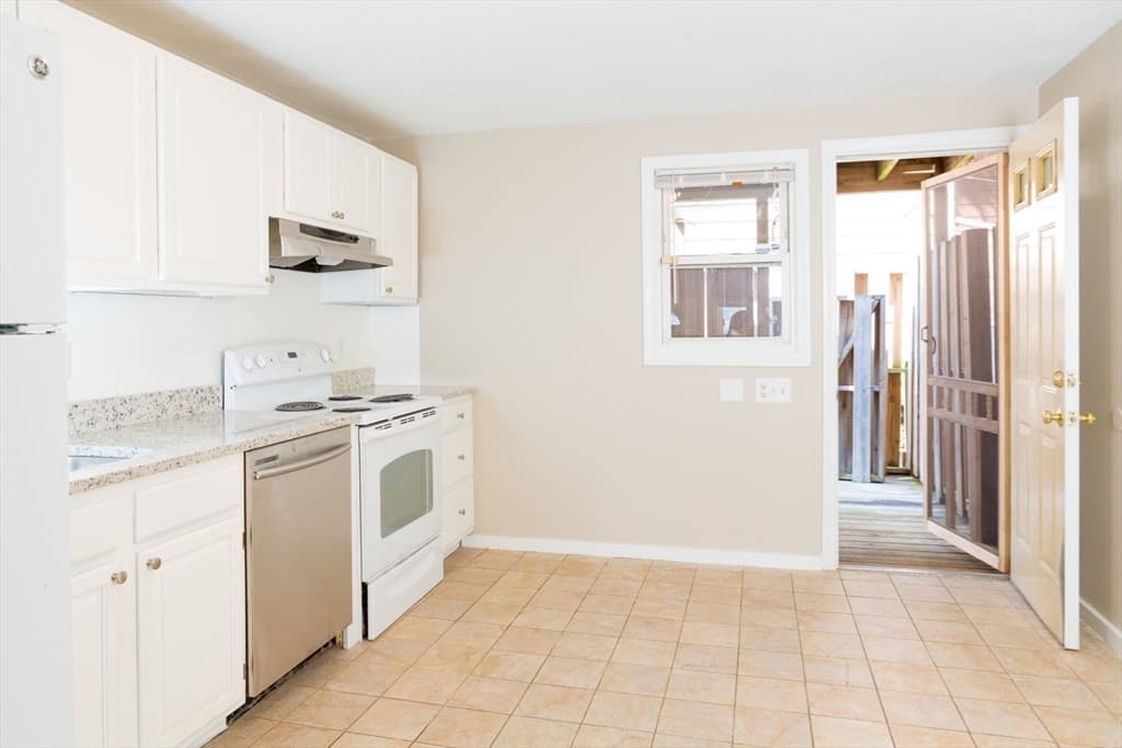 41 Marion St, Boston MA 02128 photo 5