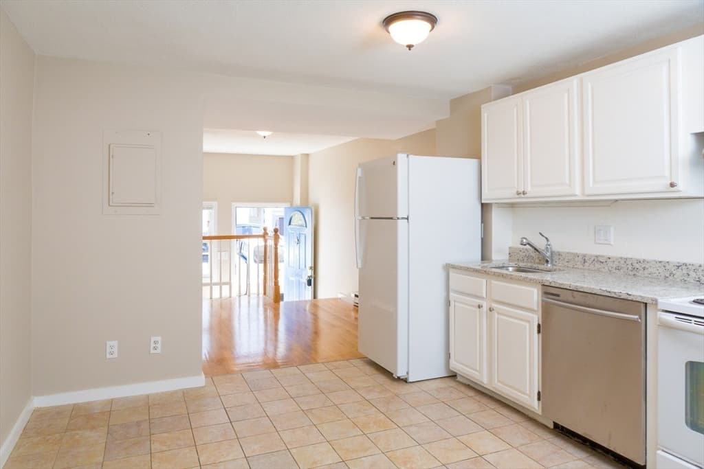 41 Marion St, Boston MA 02128 photo 4