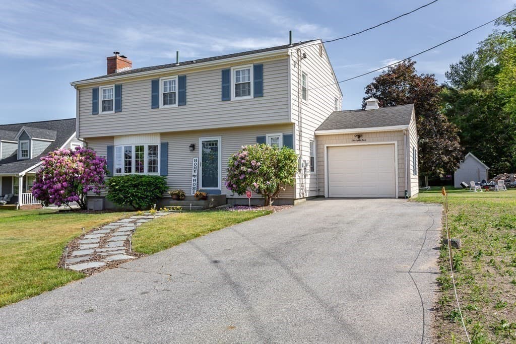 583 Whetstone Hill Rd, Somerset MA 02726