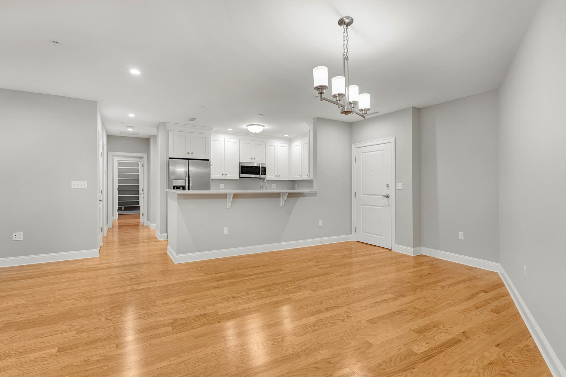 Condominium at 2 Inwood Drive # 1009, Woburn MA 01801, photo 6 of 34