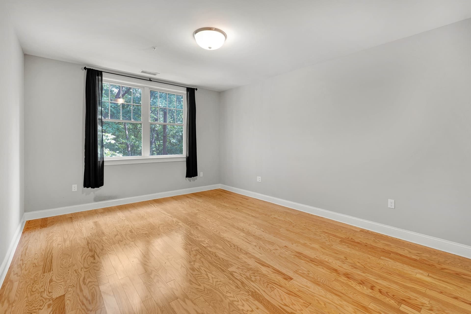 Condominium at 2 Inwood Drive # 1009, Woburn MA 01801, photo 13 of 34