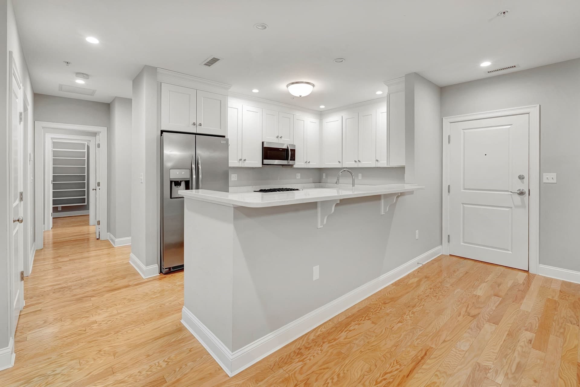 Condominium at 2 Inwood Drive # 1009, Woburn MA 01801, photo 7 of 34