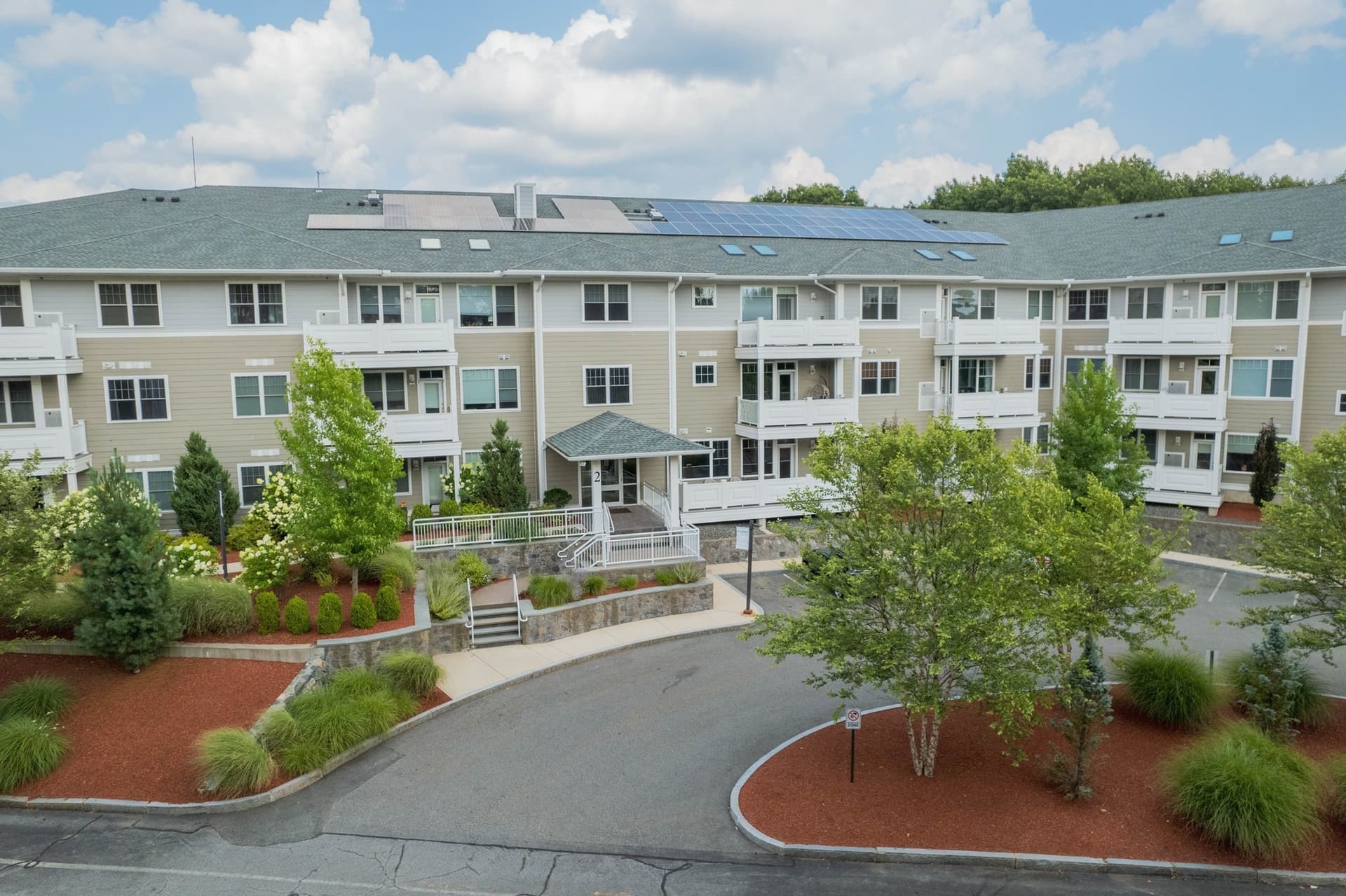 Condominium at 2 Inwood Drive # 1009, Woburn MA 01801