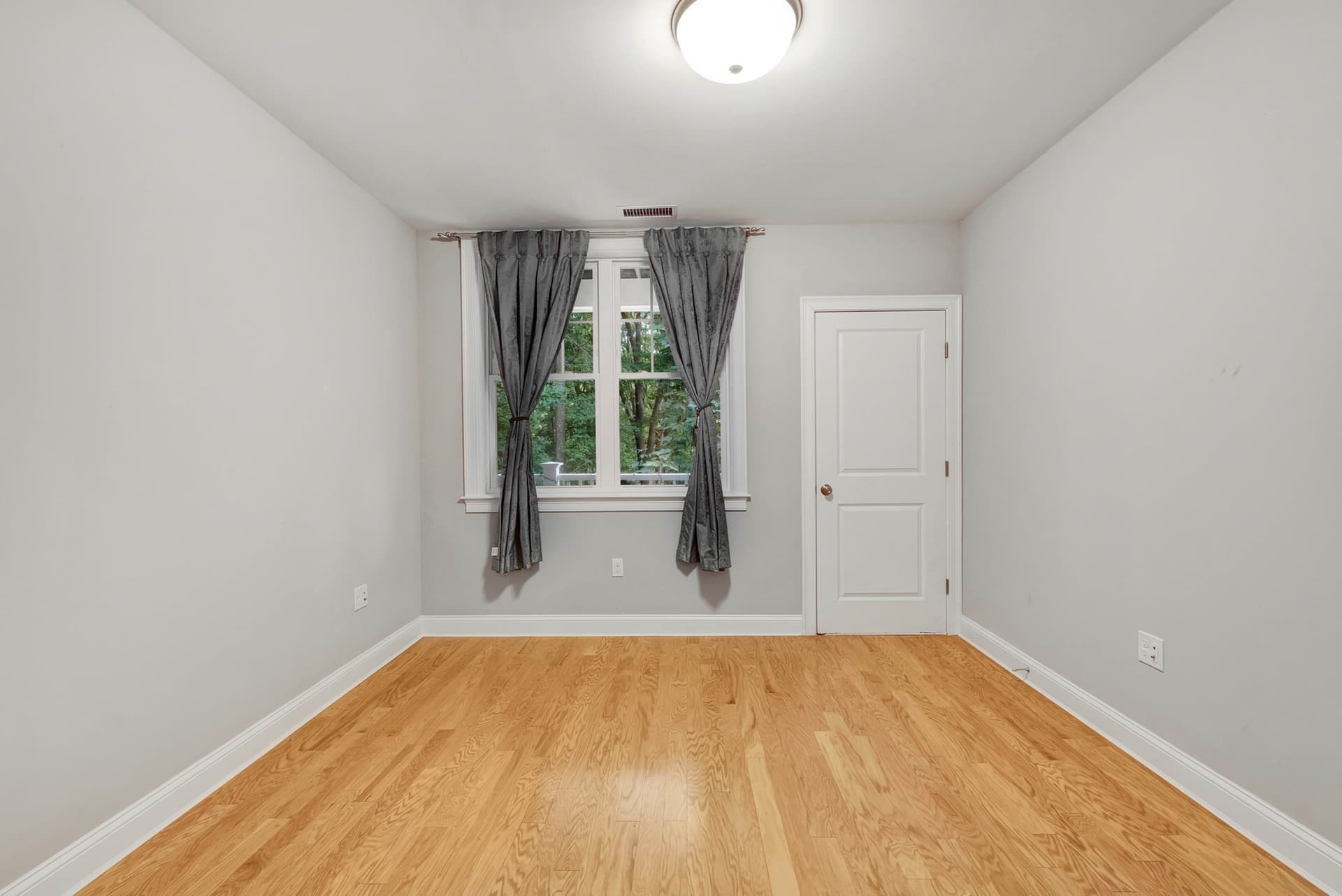Condominium at 2 Inwood Drive # 1009, Woburn MA 01801, photo 10 of 34
