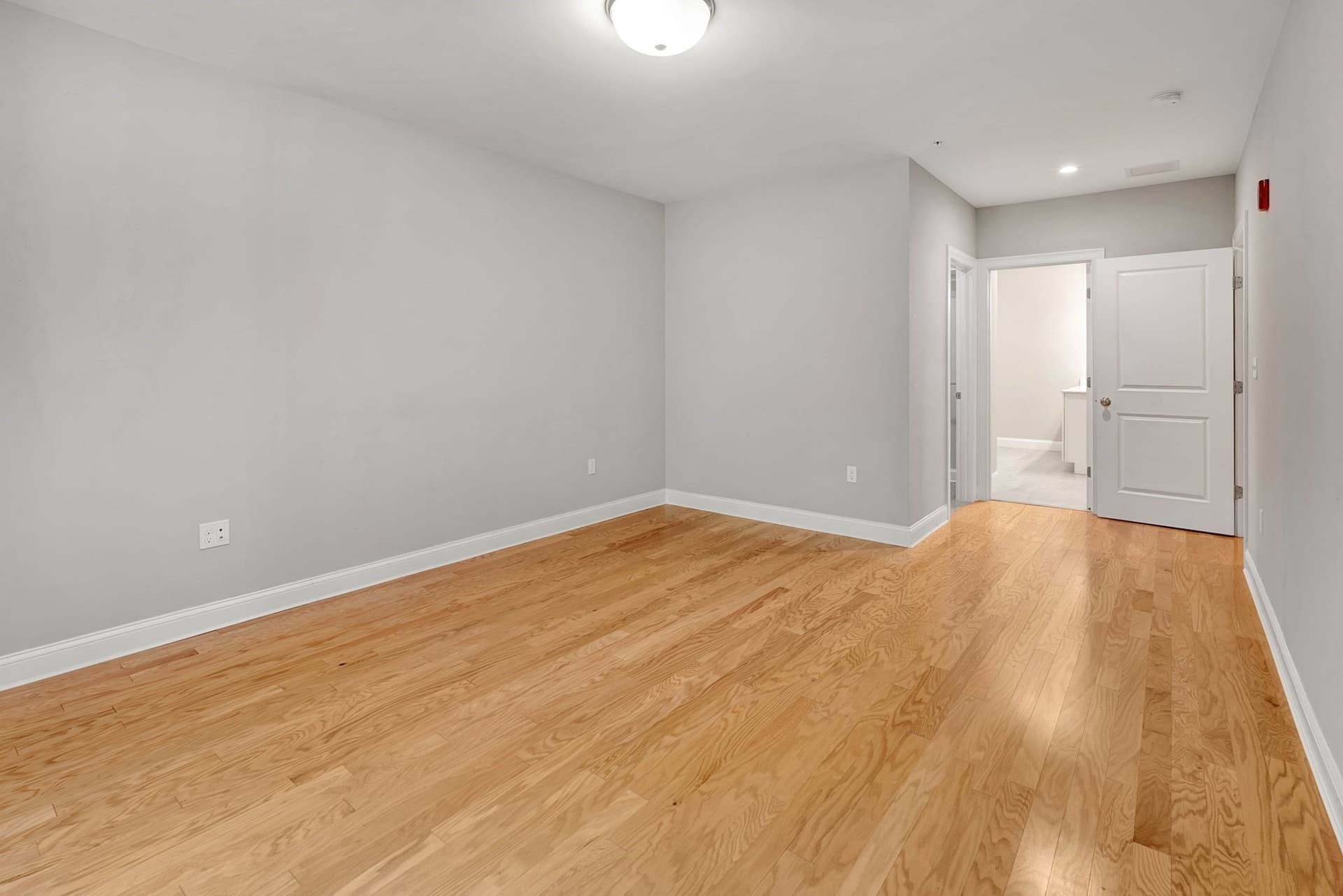 Condominium at 2 Inwood Drive # 1009, Woburn MA 01801, photo 14 of 34