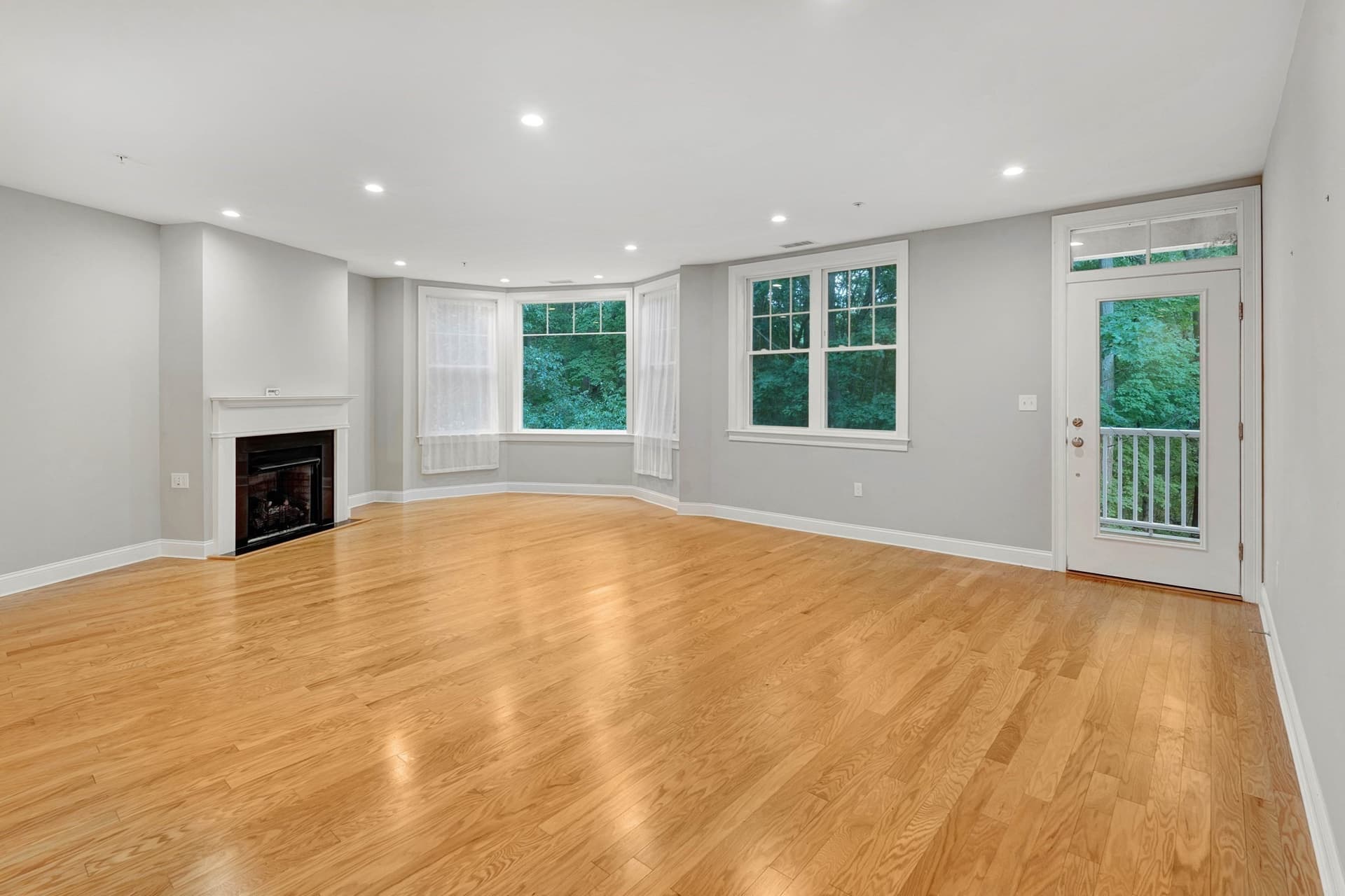 Condominium at 2 Inwood Drive # 1009, Woburn MA 01801, photo 4 of 34