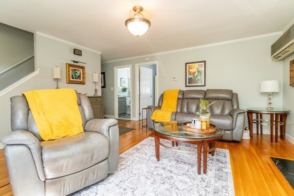 35 Rosaria St, Boston MA 02122 photo 5