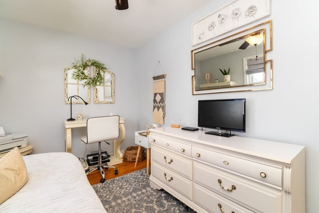 35 Rosaria St, Boston MA 02122 photo 8