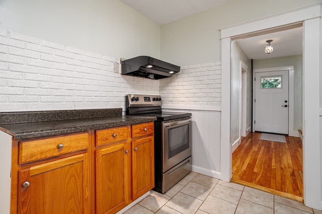 178 Walnut St, Leominster MA 01453 photo 17