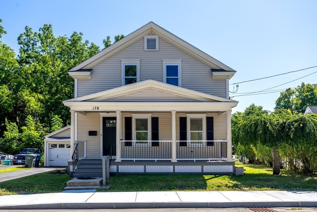 178 Walnut St, Leominster MA 01453