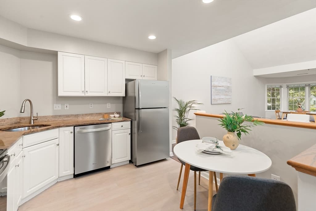 661 Lowell St # 14, Lexington MA 02420 photo 2