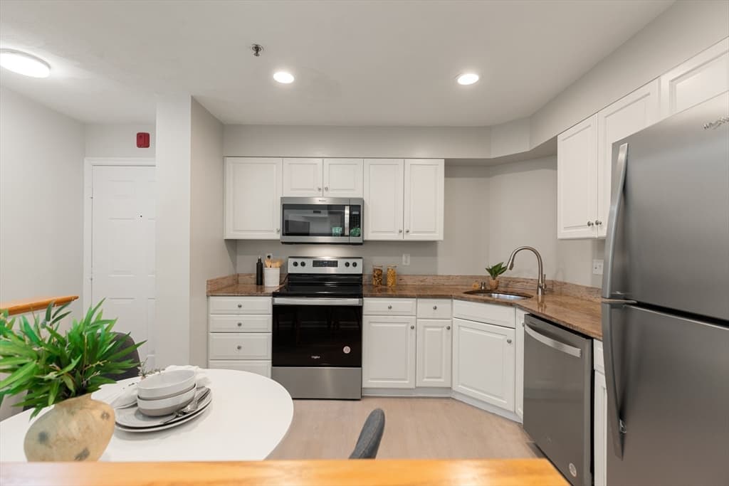 661 Lowell St # 14, Lexington MA 02420 photo 3