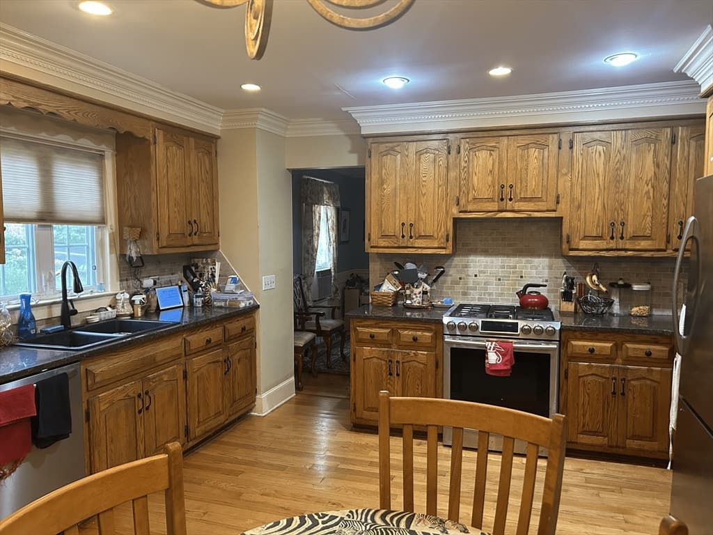 142 Springfield St, Springfield MA 01107 photo 6