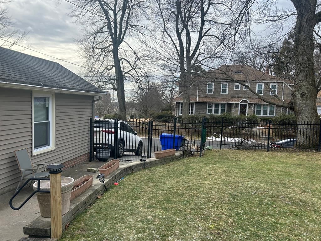 142 Springfield St, Springfield MA 01107 photo 24