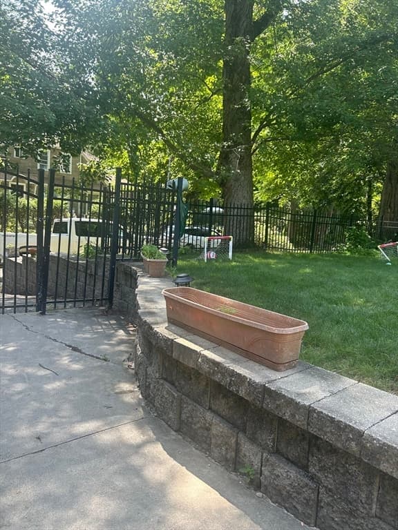142 Springfield St, Springfield MA 01107 photo 21