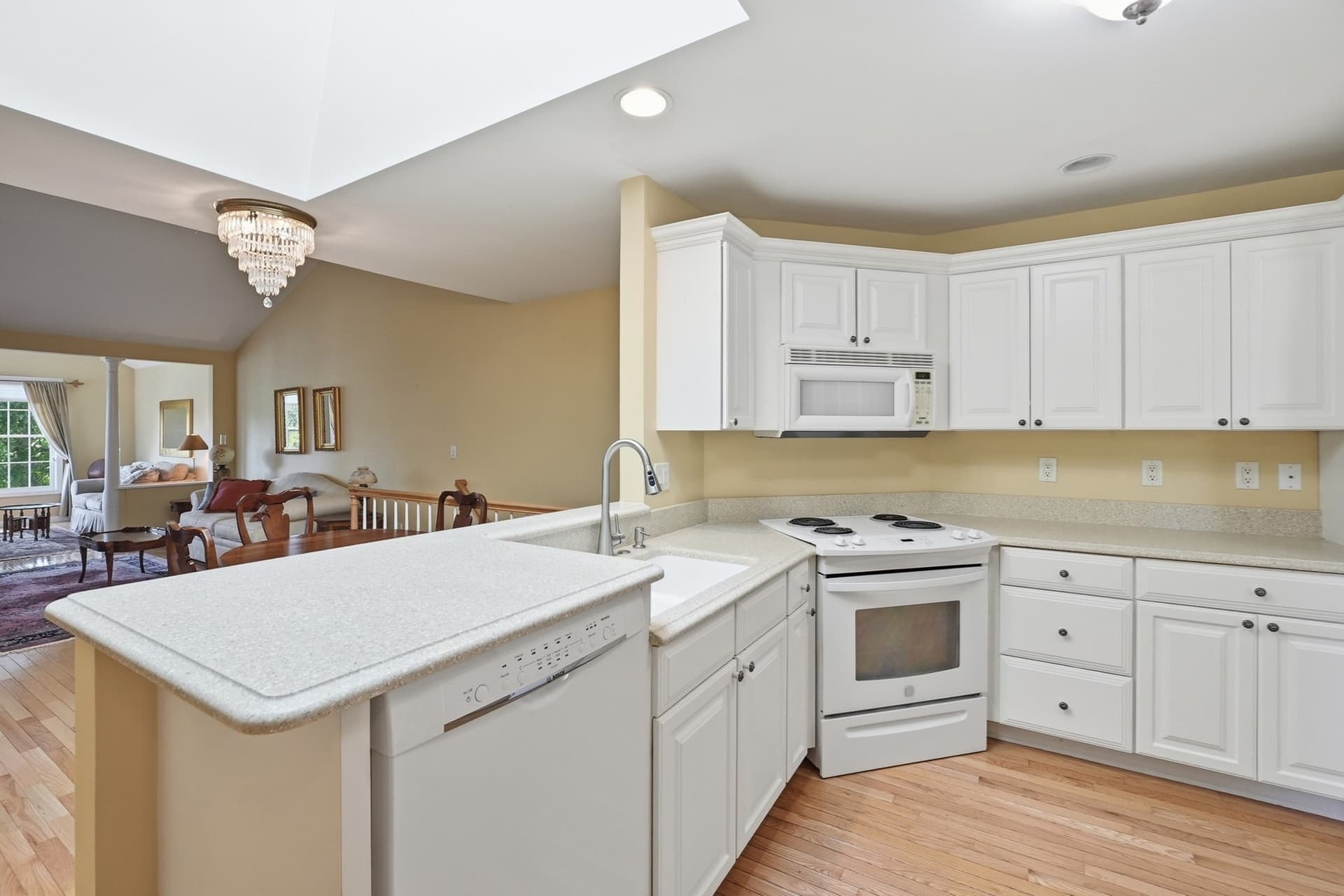 Condominium at 48 William Onthank Ln # 48, Southborough MA 01772, photo 7 of 33