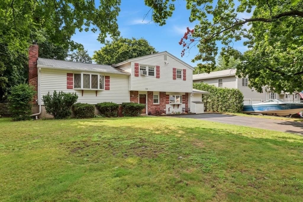 33 Rolling Ln, Hudson MA 01749 photo 2